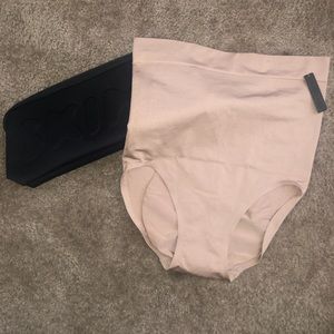 SKIMS shape wear NWT
